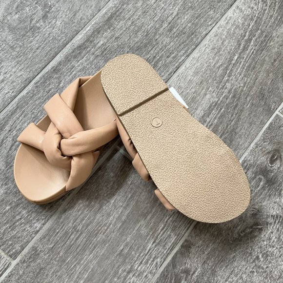 NWT Women's Cosette Padded Slide Sandals - Universal Thread - Tan - All Size - Picture 3 of 5